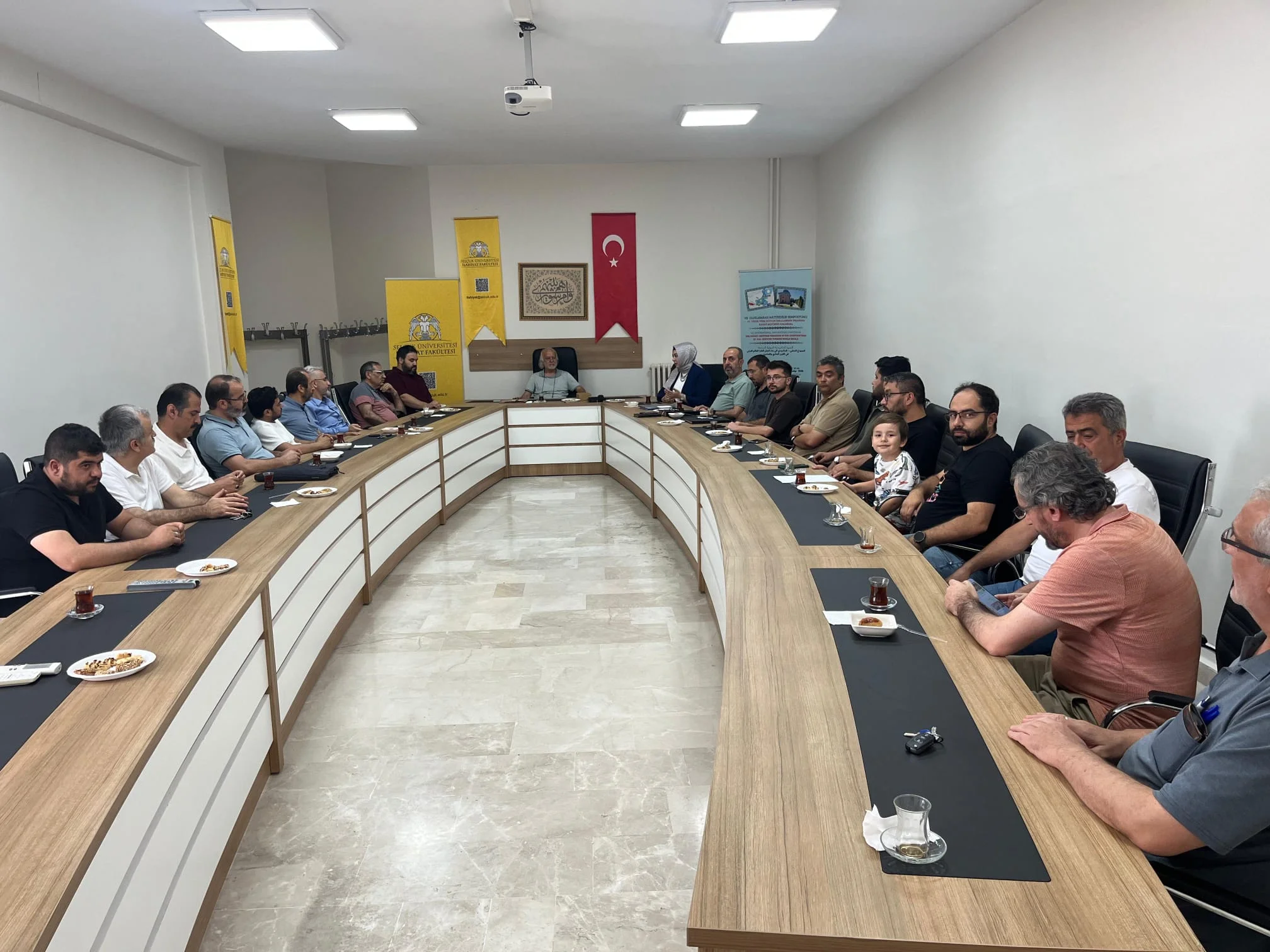 Fakültemizde Vefa ve Teşekkür Programı: Doç. Dr. Fatma Şeyma Boydak’a Teşekkür Plaketi